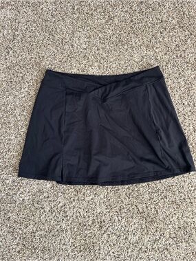 Women's Black V-Waist Active Skort